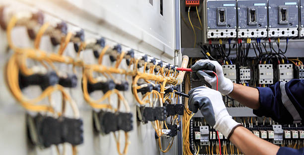 Professional Electrician technician working in Fairfax, MN